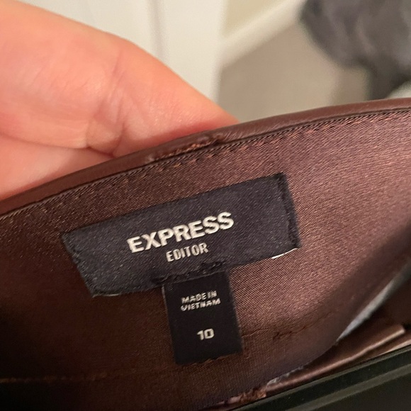 Size 10 brown pleather pants. They run slightly big-bit so cute for fall! - Picture 3 of 6
